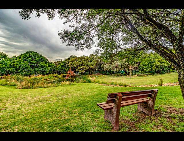 4 BEDROOM HOUSE FOR SALE IN HELDERFONTEIN ESTATE